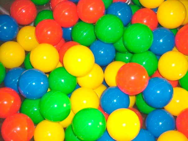 Цветные шарики для сухого бассейна